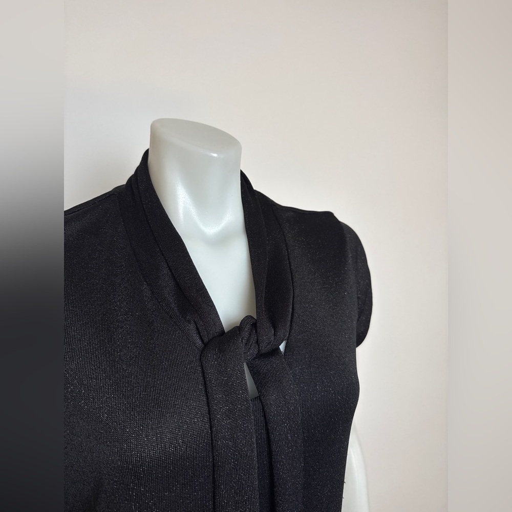 ANNIE 50  🇨🇦 - Black Sparkle dress with short sleeves and tie at neck. Medium - Picture 3 of 8